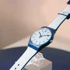 Swatch, Visa team up for pay-by-the-wrist initiative