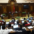 Парламент Армении в окончательном чтении принял поправки в Избирательный кодекс