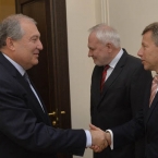 ����: stickers.panarmenian.net