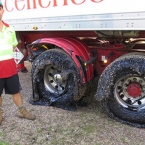 Asphalt melts, sticks to truck wheels in Australia