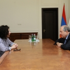 President Sarkissian, actress Arsinée Khanjian talk Armenia-Diaspora ties