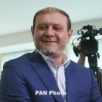 Официально: Мэр Еревана подал в отставку