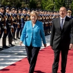 Меркель в Баку заявила о готовности Германии к посредничеству в карабахском конфликте