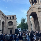 Protest leader vows to achieve departure of Armenian authorities