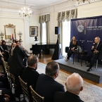 ����: stickers.panarmenian.net