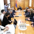 ����: stickers.panarmenian.net