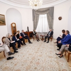 ����: stickers.panarmenian.net