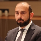 ����: stickers.panarmenian.net