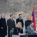 ����: stickers.panarmenian.net