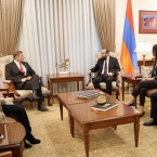 ����: stickers.panarmenian.net