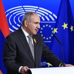 ����: stickers.panarmenian.net