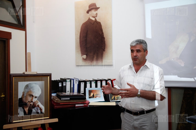 Handing over Tigran Levonyan's archive to Institute of Literature and Art