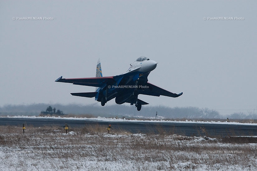«Էրեբունի» ռազմական օդանավակայանից մեկնարկել է Ռուսաստանի ռազմաօդային ուժերի «Ռուսական վիտյազներ» ավիացիոն խմբի բացառիկ ավիացուցադրությունը