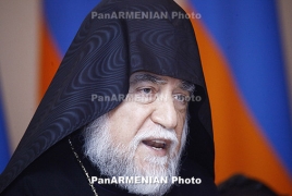 Catholicos Aram I brings relics of Genocide victims to Armenia