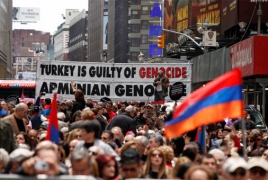 Тысячи людей в центре Нью Йорка почтили память жертв Геноцида армян