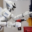 Двуногий робот научился передвигать предметы подобно людям