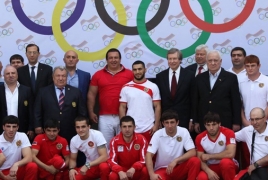 Ուորլիքը Երևանում. Համանախագահը հանդիպել է ՀՀ ԱԳ նախարարին ու Բաքու մեկնող հայ մարզիկներին