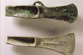 В Англии обнаружен топор раннего железного века