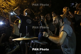 Третья ночь протеста в Ереване прошла спокойно: Место проведения акции проинспектировал начальник Полиции Армении