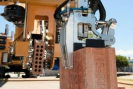 Australian engineer develops Robotic bricklayer to build a house in 2 days