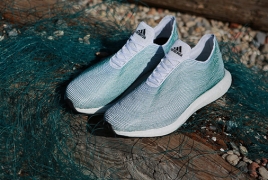 Adidas создал кроссовки из океанского мусора