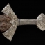 В Норвегии нашли викингский меч с христианскими символами на рукояти