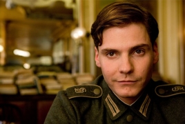 Daniel Bruhl, Jessica Chastain to star in “The Zookeeper’s Wife”