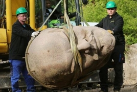 Berlin unearths giant “head” of Lenin for exhibition