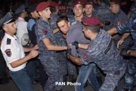 Движение в центре Еревана восстановлено: Полиция разогнала акцию протеста против повышения цен на свет
