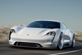 Компания Porsche представила концепт мощного электромобиля