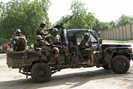 U.S. soldiers help Nigerians build wall against Boko Haram