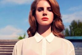 Lana Del Rey debuts 
