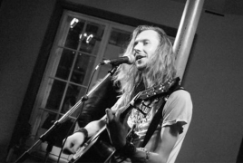Kieran Leonard & The Horses unveil “The Greatest Show On Earth”