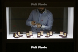 Yerevan hosts int'l jewelry fair [Photoreport]