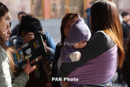 Парламент Армении в первом чтении принял законопроект о пособиях для неработающих матерей
