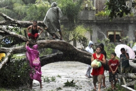 700 000 people evacuated as Typhoon Melor nears Philippine coast