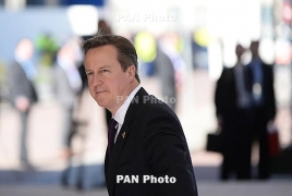 Britain's Cameron wants front-line combat roles for women