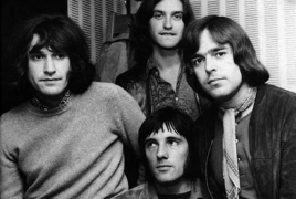 The Kinks’ Ray, Dave Davies reunite for 1st time in 20 years