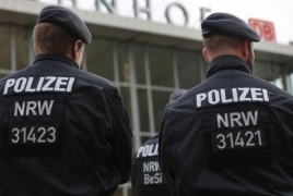 Глава полиции Кельна отстранен, немцы массово закупают средства самозащиты