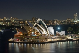 Police clear Sydney Opera House over bomb threat
