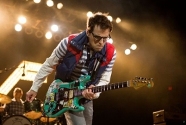 Alt rock band Weezer roll out single, announce new album