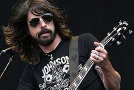 Dave Grohl rocks “Ace of Spades” with Metallica, Slayer