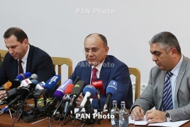 Министр обороны Армении – о боеспособности армии, приоритетах на 2016 год, надежности границ и Карабахе
