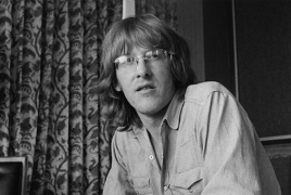 Paul Kantner, Jefferson Airplane co-founder dies at 74