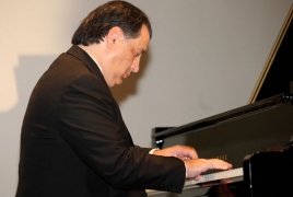 Pianists Vatche Mankerian, Stephen Cook to perform in Pasadena