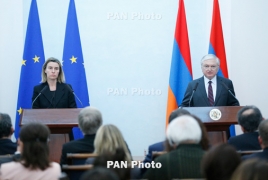 Глава дипломатии ЕС призвала воздерживаться от роста насилия в зоне карабахского конфликта