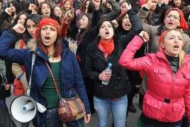 Թուրքիայում  կանայք ցույցի են դուրս եկել.  Նրանց   ռետինե փամփուշտներով են ցրել