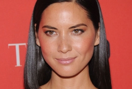Olivia Munn to join Jennifer Aniston in “Office Christmas Party”