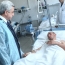 Президент Армении навестил в больнице раненых в ходе боев военнослужащих