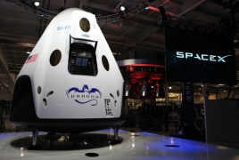 SpaceX aims to send unmanned capsule to Mars in 2018